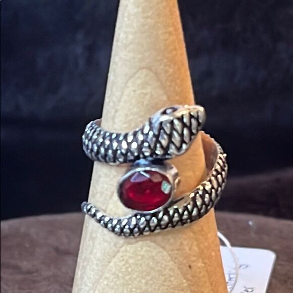Red Garnet Sterling Silver Snake Ring Sz 8 - Picture 1 of 11